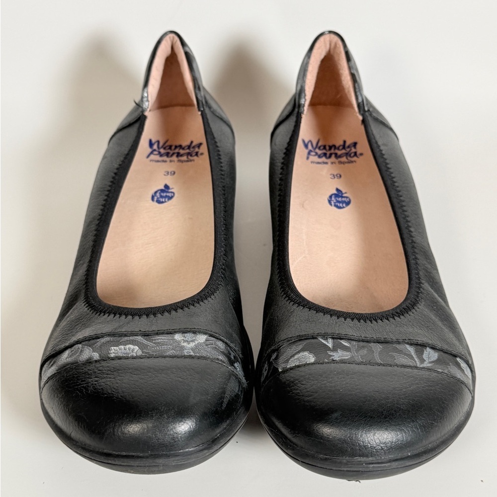 Wanda Panda Black Leather Slip On Comfort Flats Floral Accents EU 39